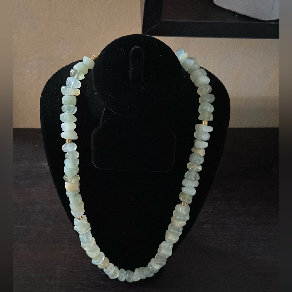 Handmade Elegant White Beaded/Stone Necklace